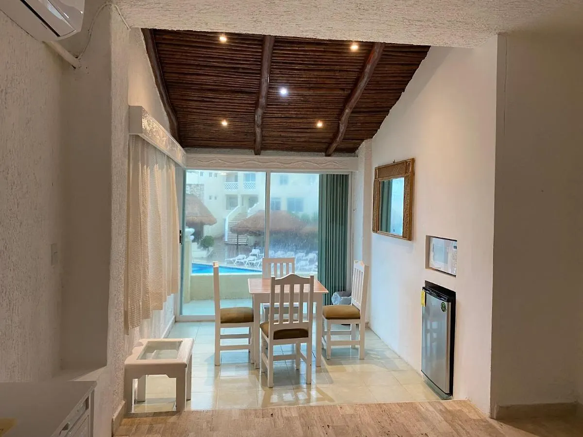 Cancun Plaza Condo Apartment 0*,  Mexico