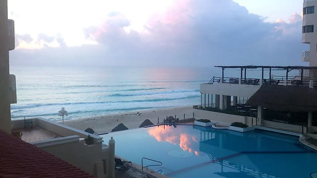 Cancun Plaza Condo Apartment 0*,  Mexico