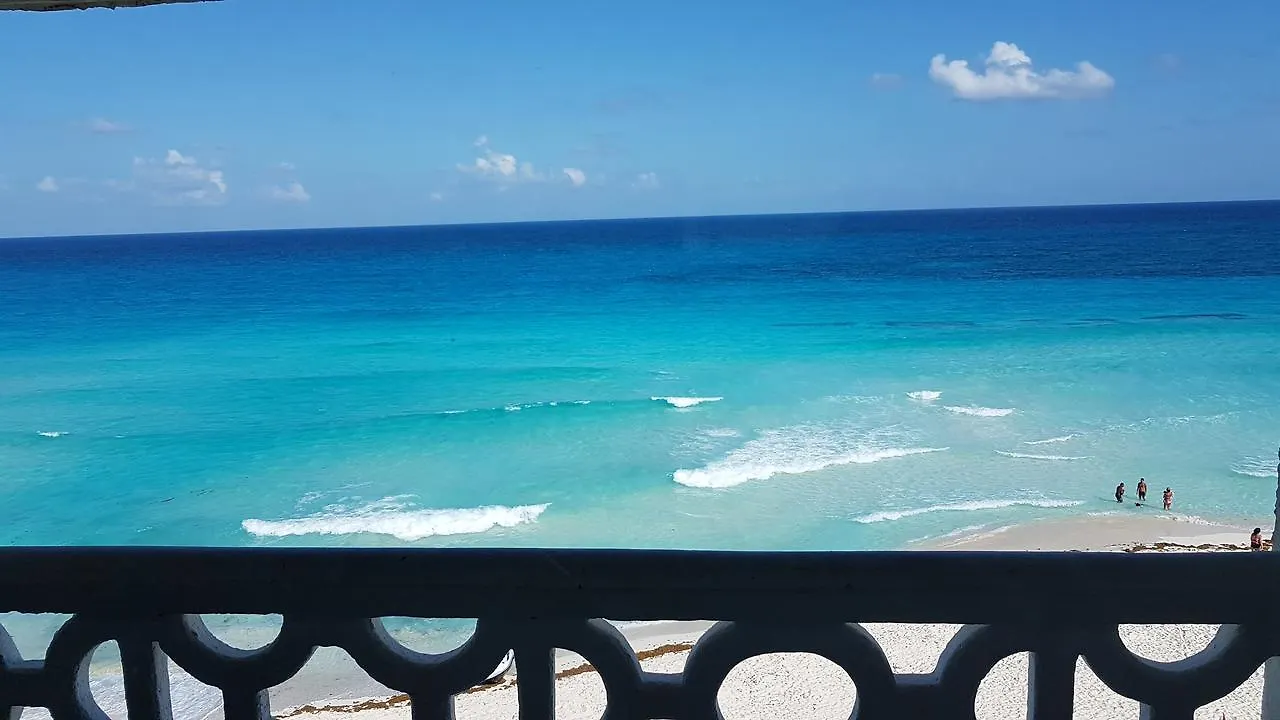 Cancun Plaza Condo Apartment Mexico