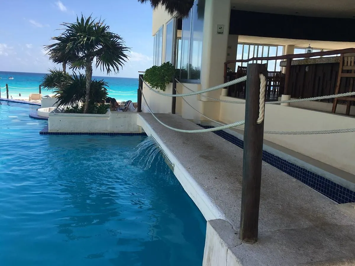 Cancun Plaza Condo Apartment