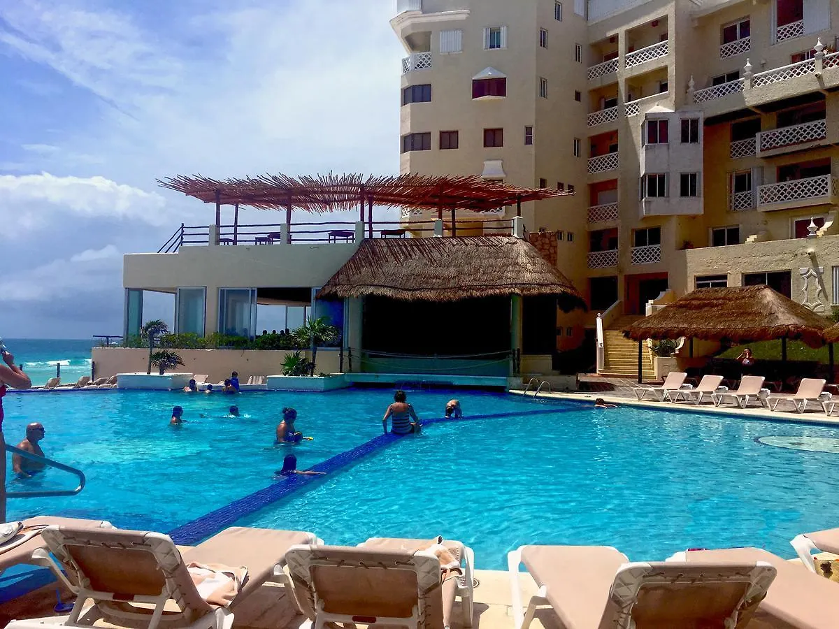Cancun Plaza Condo Apartment