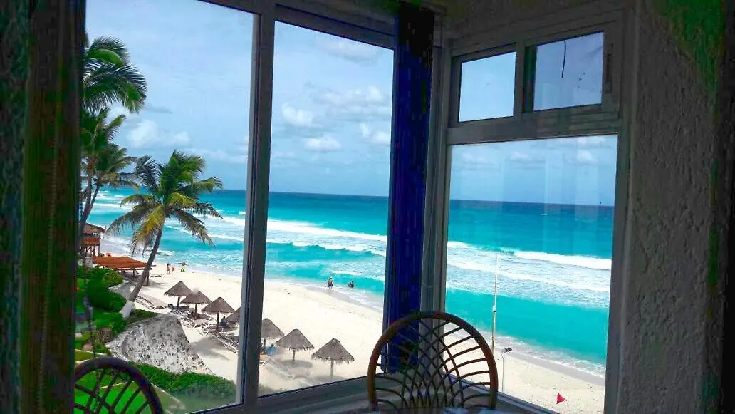 Cancun Plaza Condo Apartment