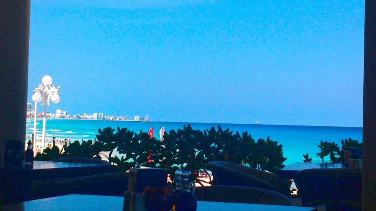 Cancun Plaza Condo Apartment