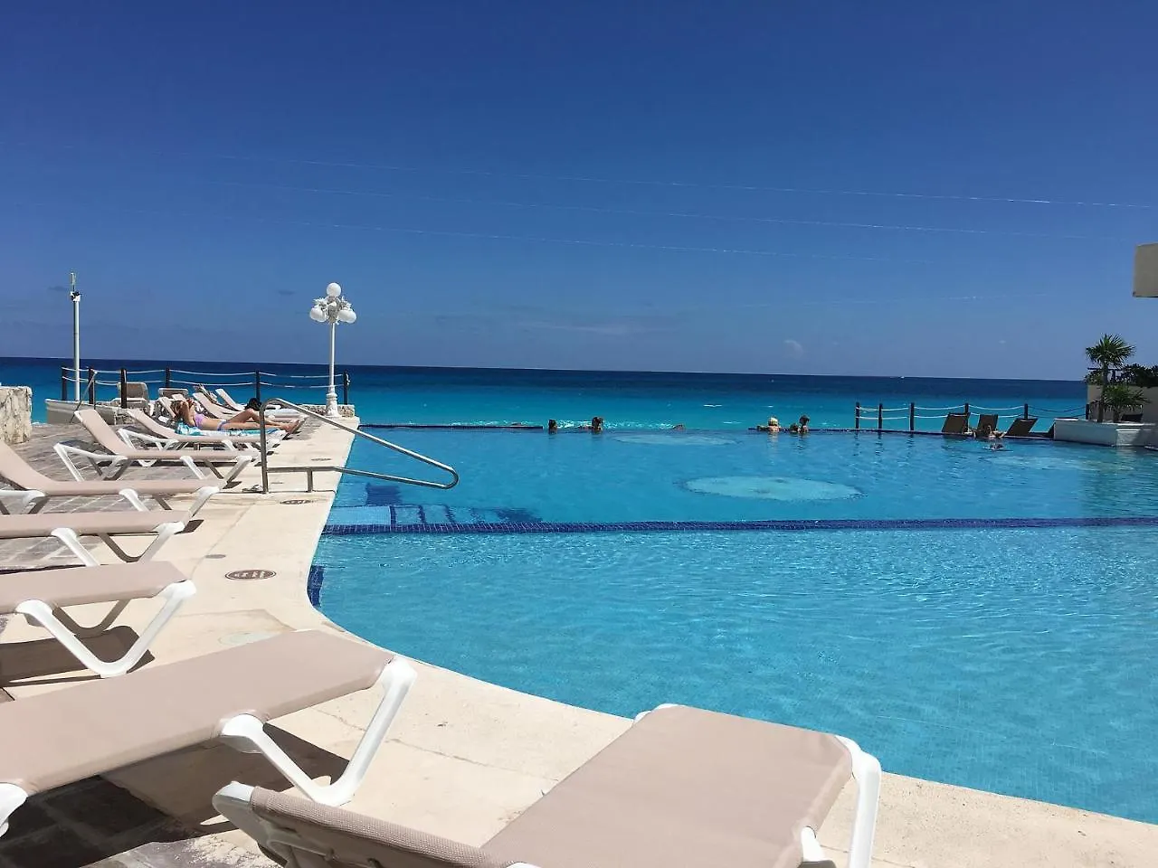 Cancun Plaza Condo Apartment