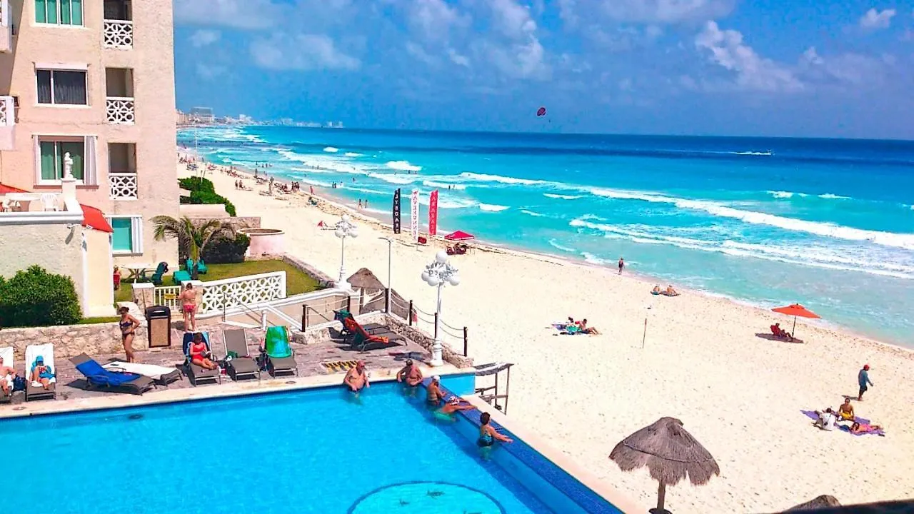 Cancun Plaza Condo Apartment Mexico
