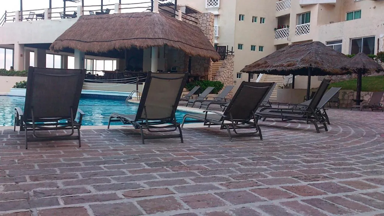Cancun Plaza Condo Apartment