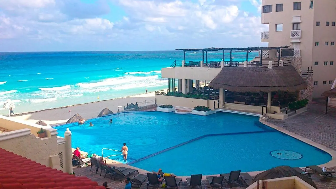 Cancun Plaza Condo Apartment