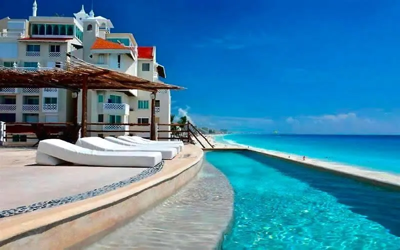Cancun Plaza Condo Apartment