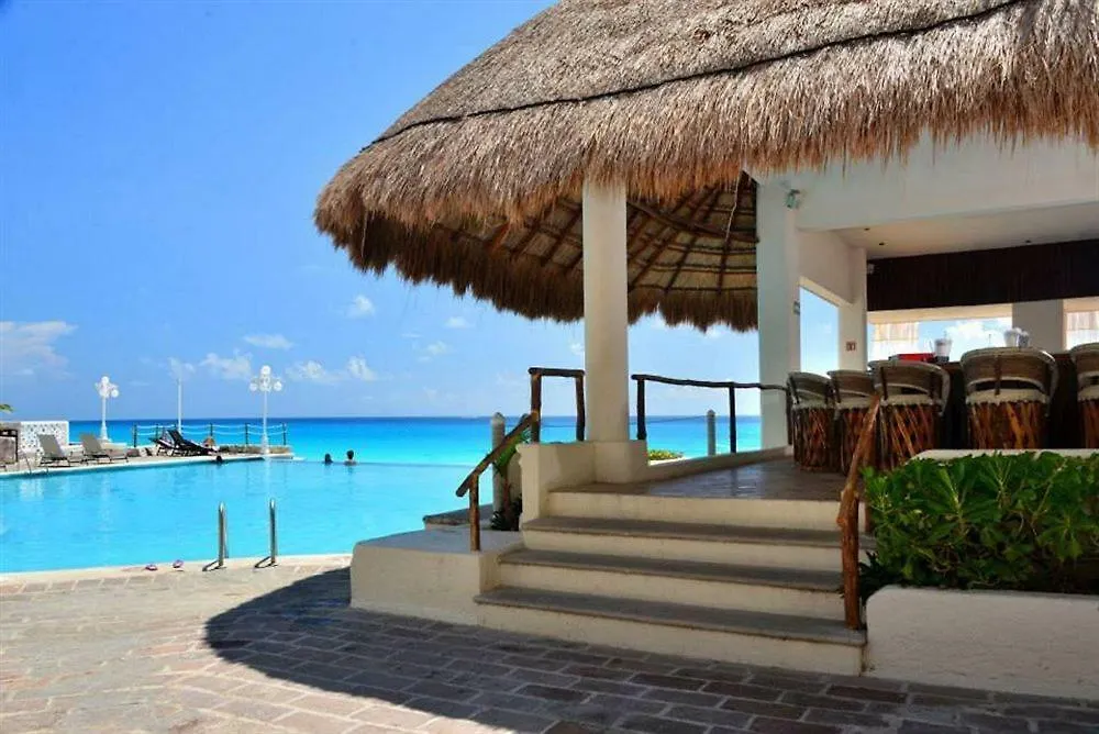 Cancun Plaza Condo Apartment