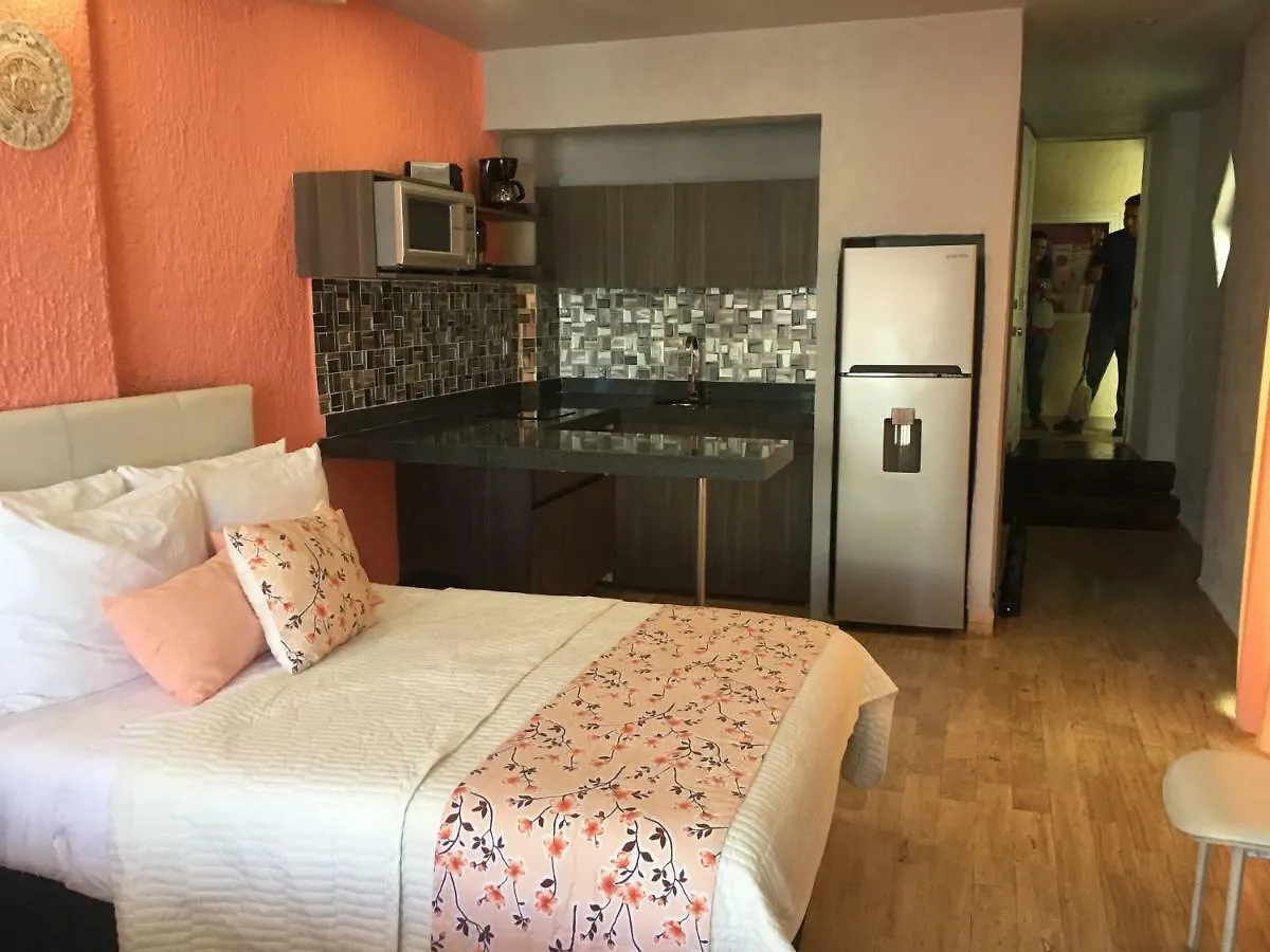 Cancun Plaza Condo Apartment 0*,